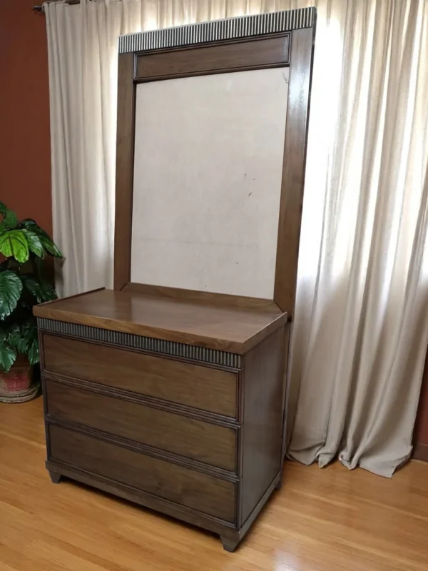 Trysil dressing table by Homodenza