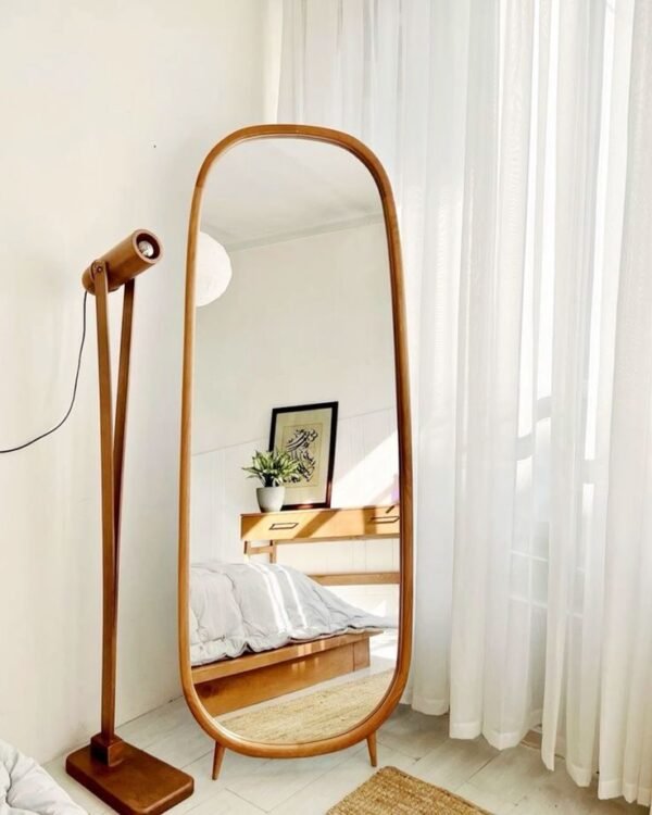 Studio Lean – Arched Floor Mirror with Shelf Base