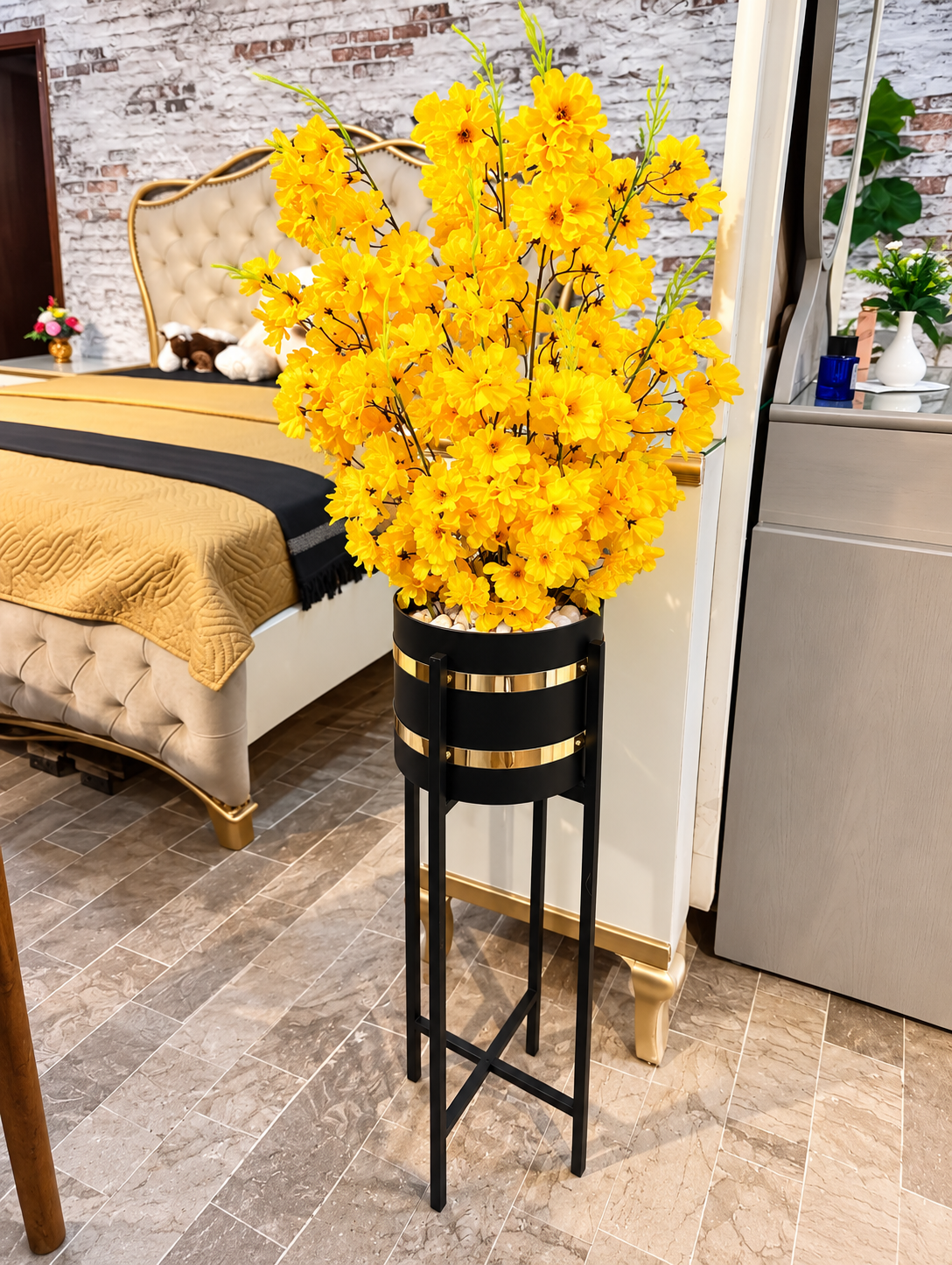 Golden Sunshine Bedroom Accent Golden Sunshine Bedroom Accent